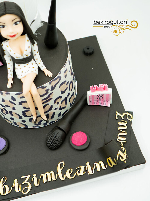 Leopar Desenli Figür Pasta