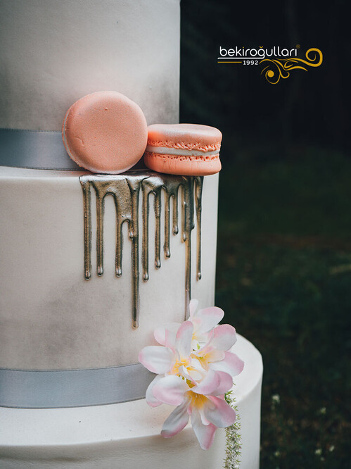 Makaron Detaylı Kuşaklı Konsept Minimal Pasta