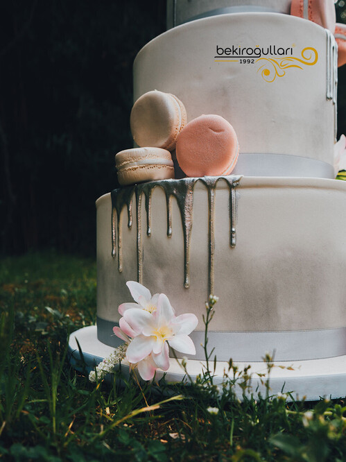 Makaron Detaylı Kuşaklı Konsept Minimal Pasta