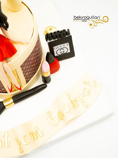 Makyaj Detaylı Butik Pasta