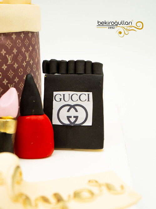 Makyaj Detaylı Butik Pasta