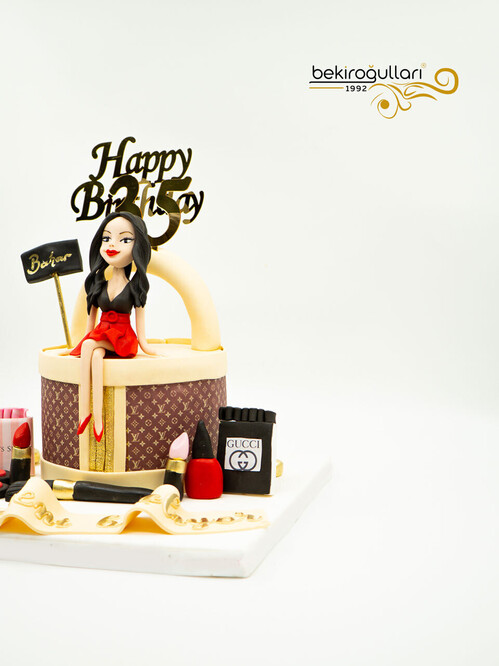 Makyaj Detaylı Butik Pasta