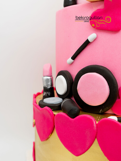 Makyaj Malzemeli Tasarım Pasta