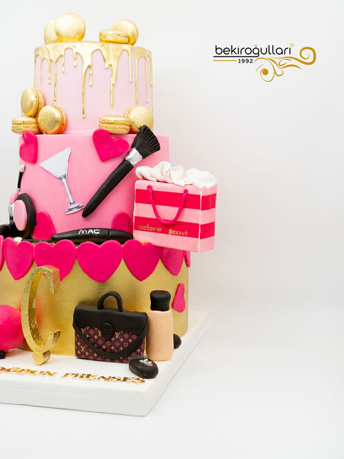 Makyaj Malzemeli Tasarım Pasta