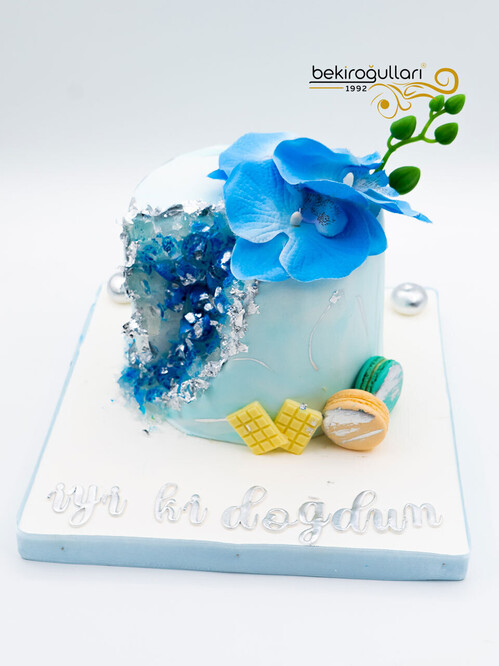 Mavi Orkide ve Kristal Temalı Pasta