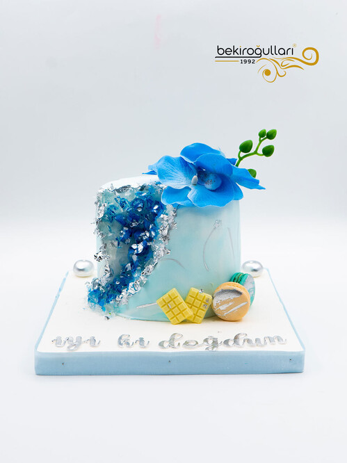 Mavi Orkide ve Kristal Temalı Pasta