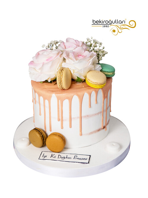 Mermer Desenli Model Güllü Doğum Günü Pastası