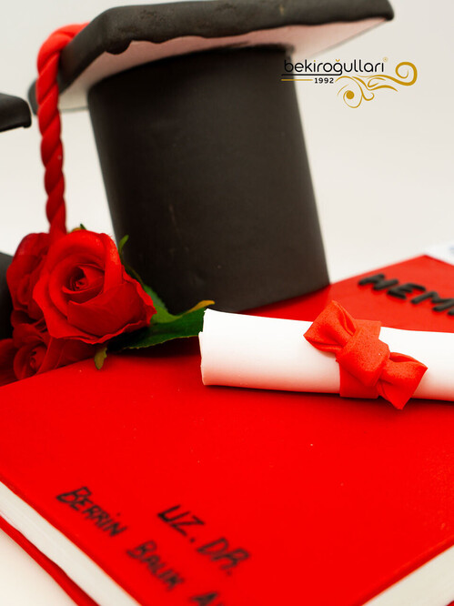 Mezuniyet Temalı Tasarım Pasta