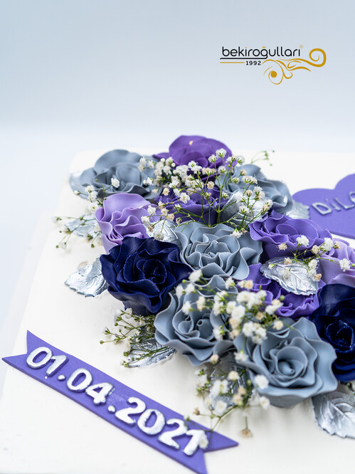 Mor Çiçekli Minimal Pasta