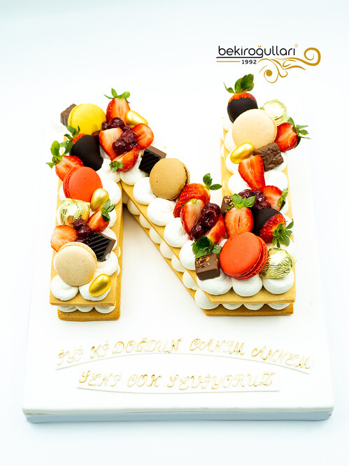 N Harfi Meyveli Konsept Pasta