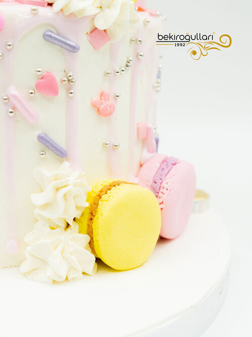 Pembe Süslemeli Butik Pasta