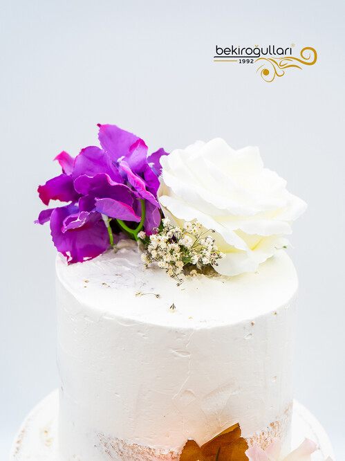 Renkli Çiçekli Minimal Pasta