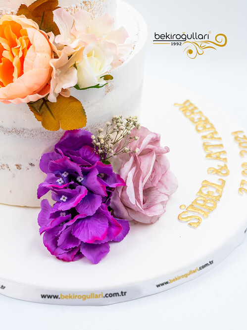 Renkli Çiçekli Minimal Pasta