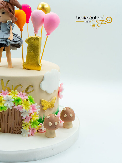 Renkli Kız Çocuk Konsept Pasta