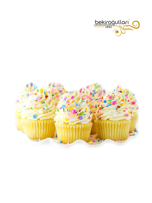 Sade Kek ve Kremalı Üzeri Şekerlemeli