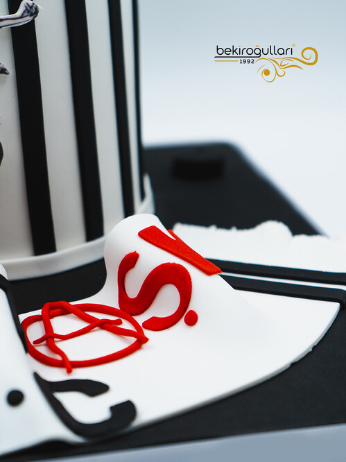 Siyah Beyaz Kartal Model Konsept Pasta