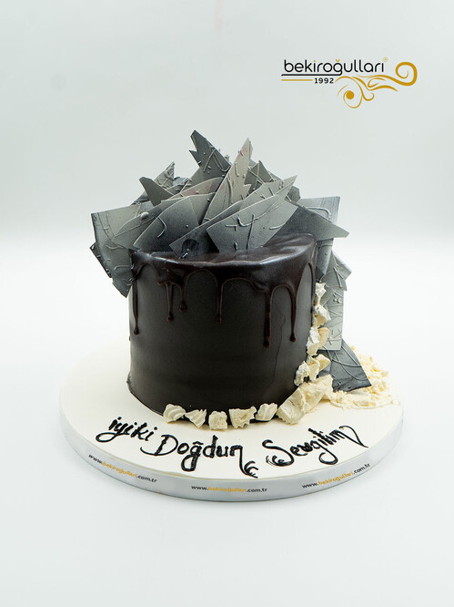 Siyah Soslu Butik Pasta