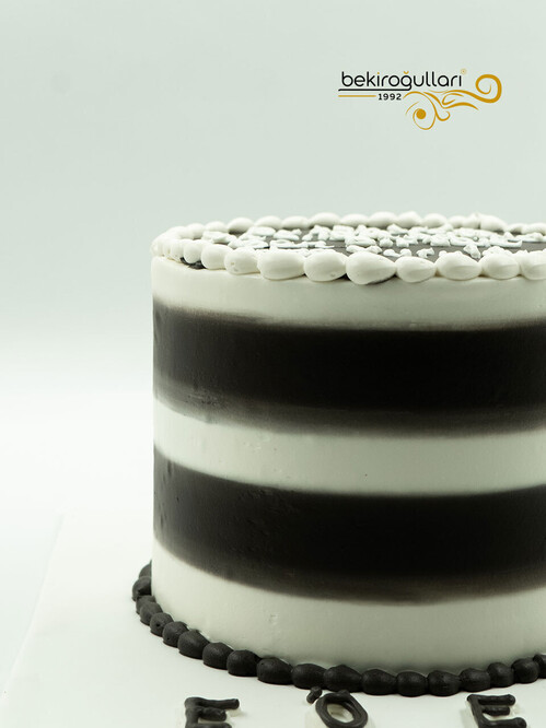 Siyah ve Beyaz Naked Konsept Pasta