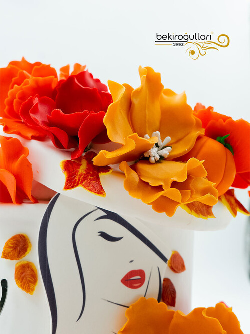 Sonbahar Yaprakları ve Kadın Silüet Konsept Pasta