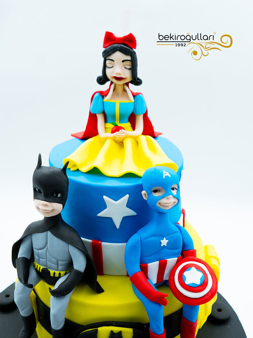 Süper Kahramanlar Konsept Pasta