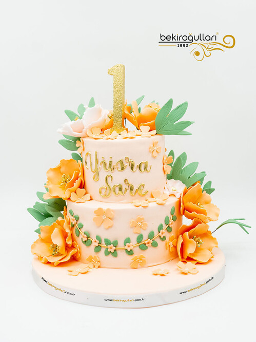 Turuncu Çiçekli Pasta