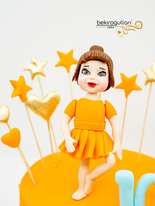 Turuncu Kalpli Figür Pasta