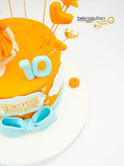 Turuncu Kalpli Figür Pasta