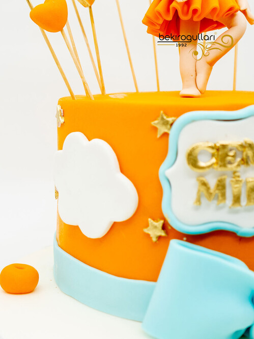 Turuncu Kalpli Figür Pasta