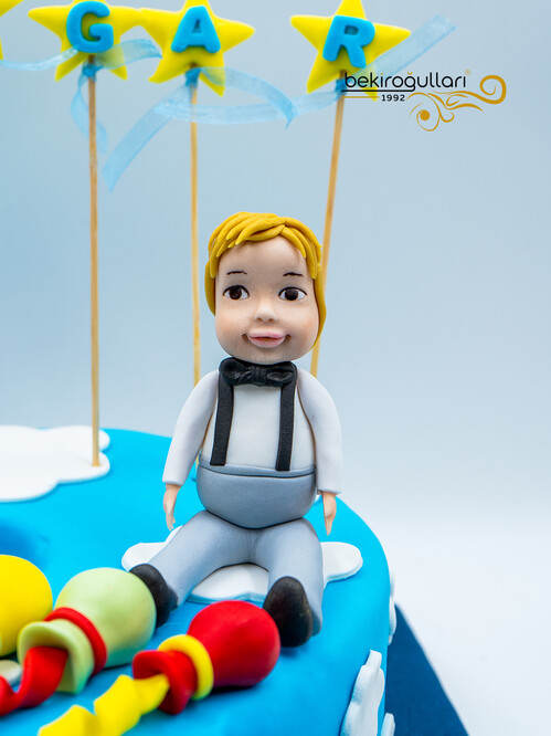 Uçak ve Erkek Figürlü 2 Yaş Pasta