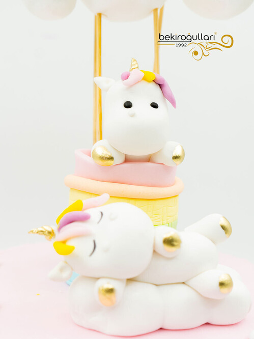 Unicorn ve Bulut Pasta