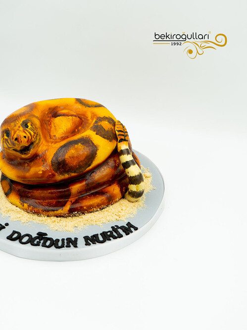 Yılan Model Pasta