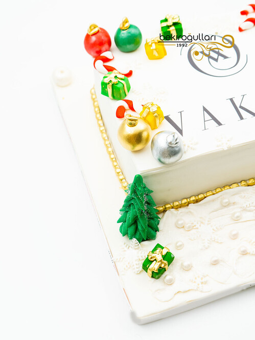 Yılbaşı Süslemeli Resimli Pasta