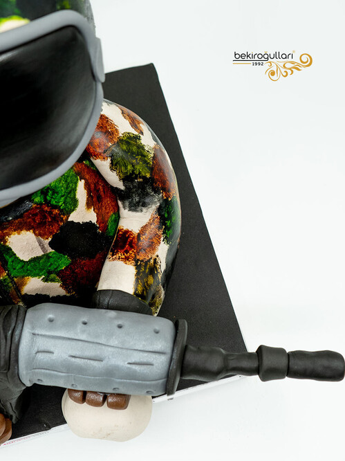 Asker Büst Tasarım Pasta