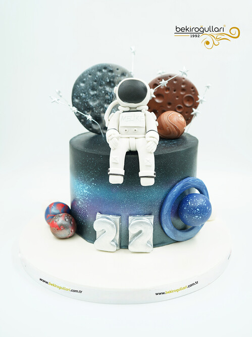Astronot Detaylı Butik Pasta