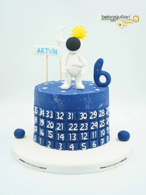 Astronot Temalı Butik Pasta