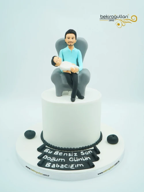 Baba Ve Bebek Figürlü Butik Pasta