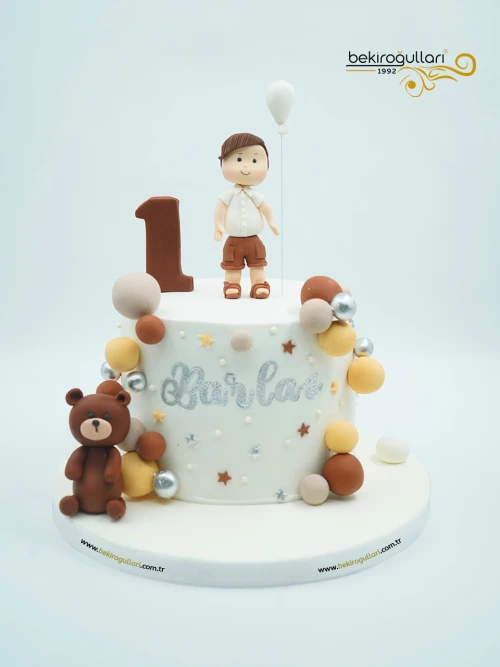 Balonlar ve Erkek Çocuk Pasta