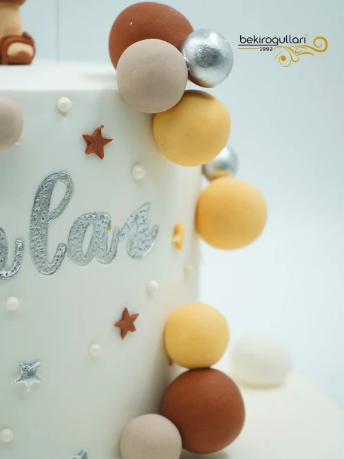 Balonlar ve Erkek Çocuk Pasta