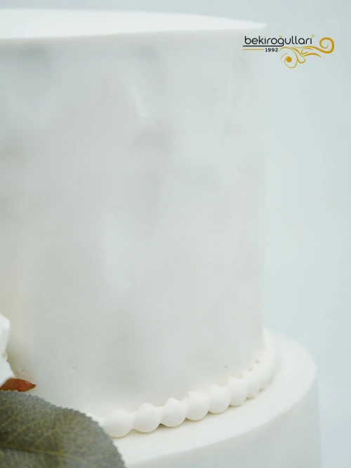 Beyaz Çiçek Detaylı Söz Pasta