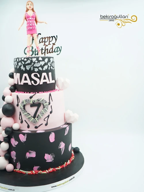 Black Pink Konsept Pasta