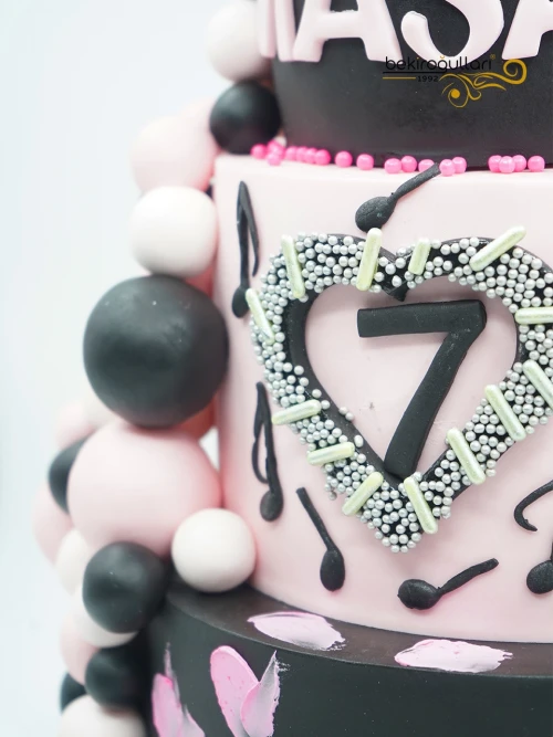 Black Pink Konsept Pasta