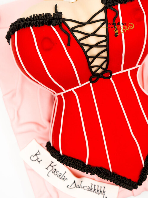 Büstiyer Temalı Butik Pasta