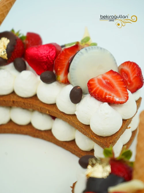 C Harf Kurabiye Pasta