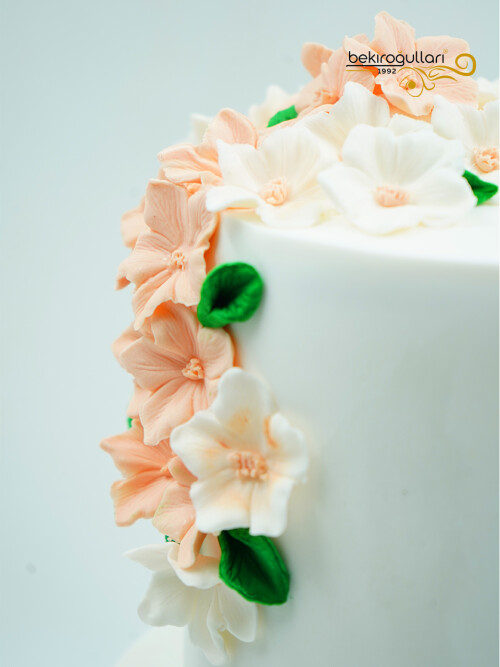 Çiçek Detaylı Konsept Pastası