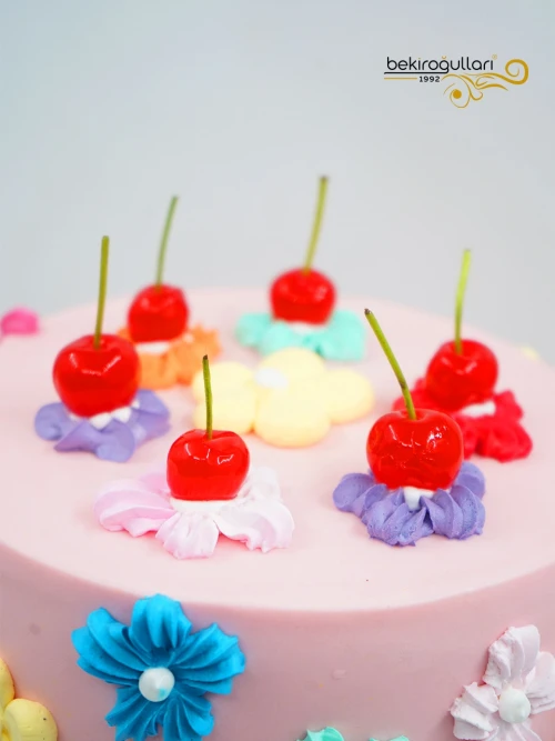 Çiçek Süslemeli Butik Pasta