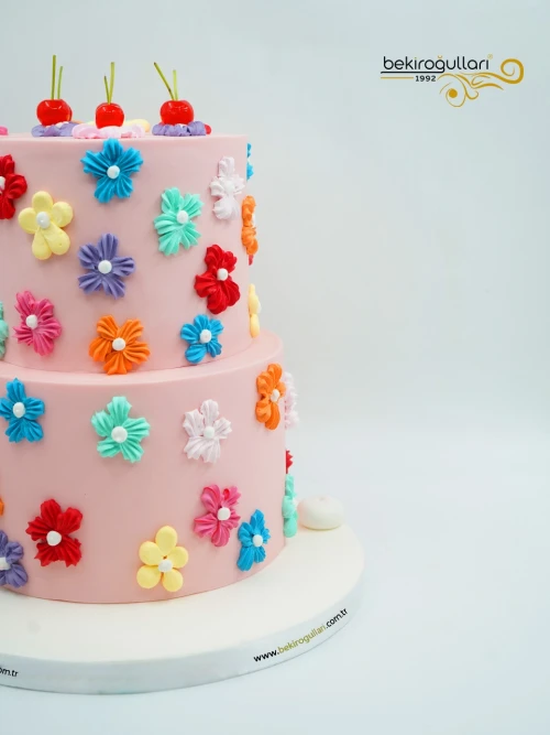 Çiçek Süslemeli Butik Pasta