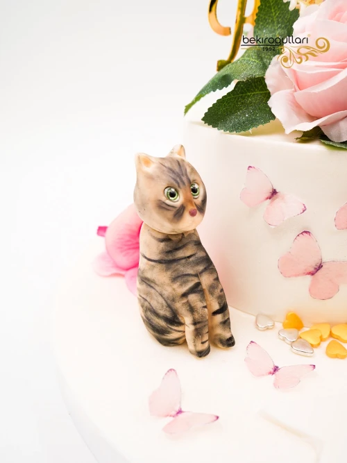 Çiçek Süslemeli Tasarım Butik Pasta