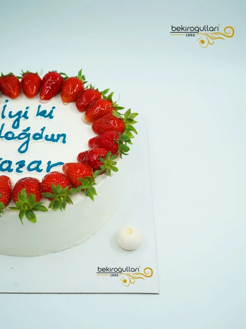 Çilek Süslemeli Naked Pasta
