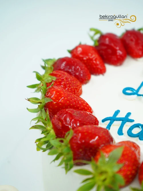 Çilek Süslemeli Naked Pasta