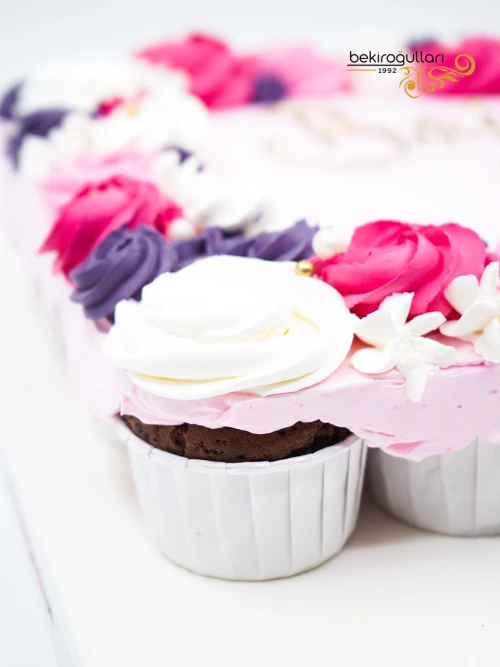 Cupcakeli Tasarım Pasta
